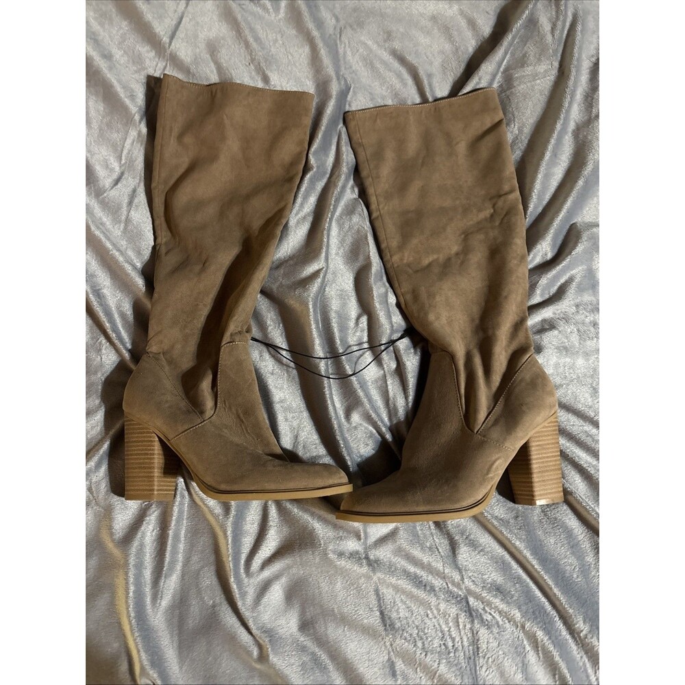 Women’s Dolce Vita Knee High Boots Size 7.5 Tan
